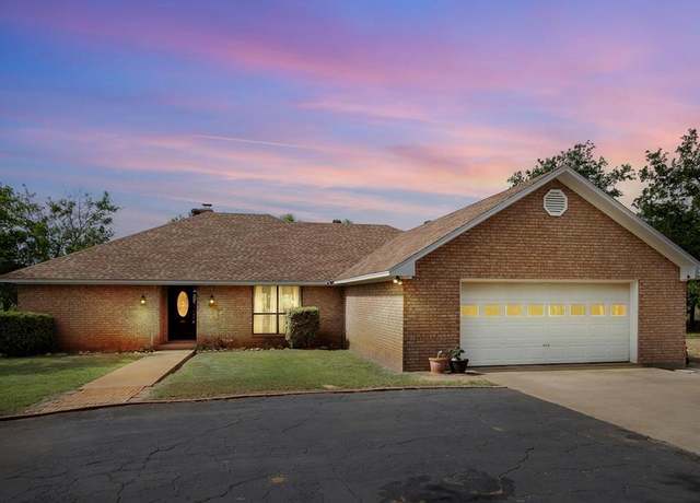 Property at 109 W Riverside Dr, Llano, TX 78643, 3 beds, 2 baths