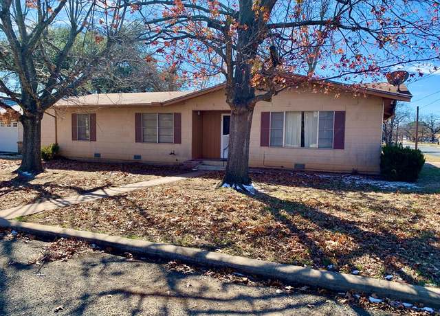 Property at 113 W Nimitz St, Fredericksburg, TX 78624, 3 beds, 2 baths