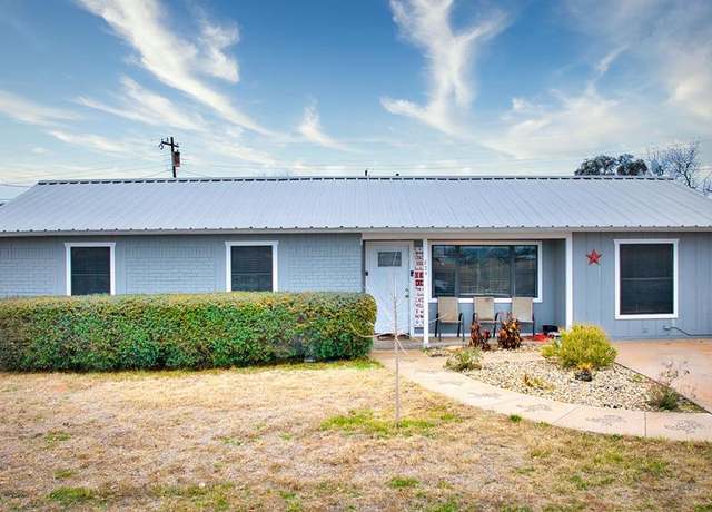 Property at 824 Bluebonnet Rd, Mason, TX 76856, 3 beds, 1.5 baths