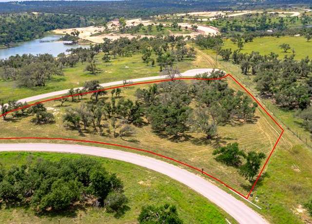 Property at 676 Lago Vista Dr, Fredericksburg, TX 78624