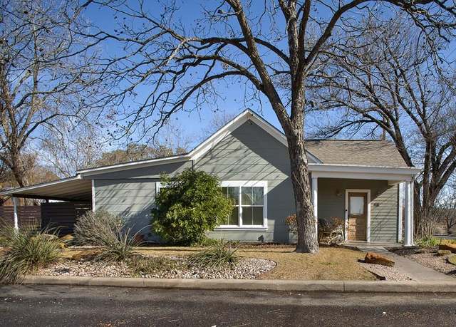 Property at 418 E Schubert St, Fredericksburg, TX 78624, 3 beds, 2 baths