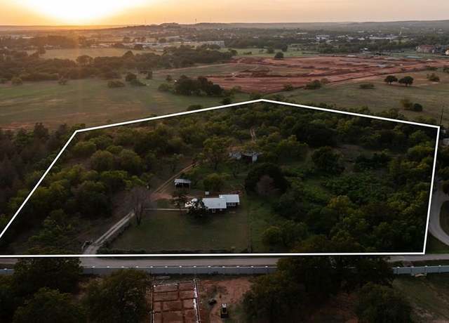 Property at 1412 S Eagle St, Fredericksburg, TX 78624, 3 beds, 2 baths