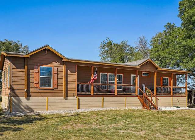 Property at 435 Chaparral Dr, Bandera, TX 78003, 3 beds, 2 baths
