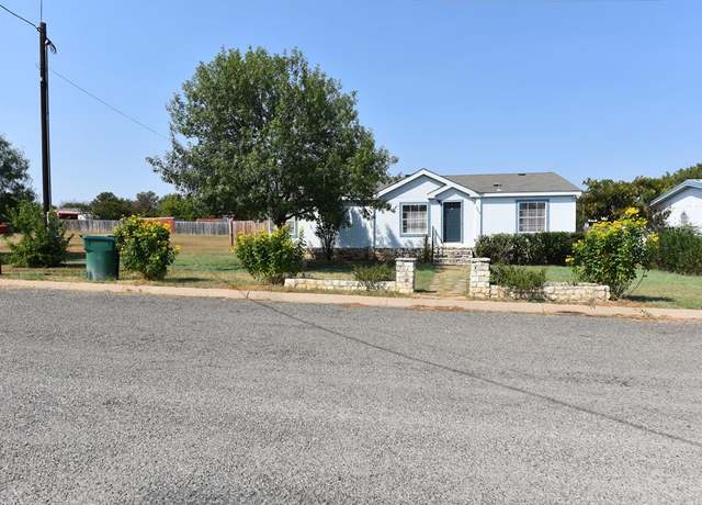 Property at 209 Sarah Cir, Llano, TX 78643, 3 beds, 2 baths