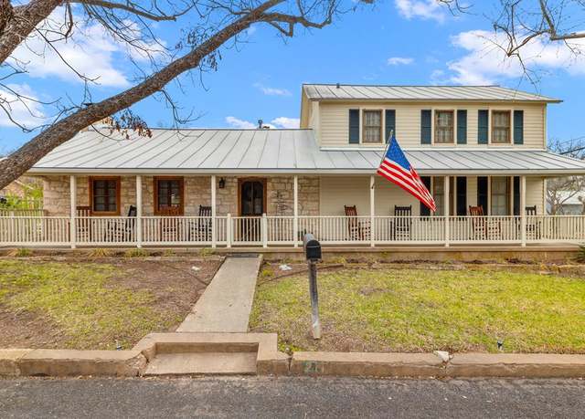 Property at 211 S Crockett St, Fredericksburg, TX 78624, 3 beds, 2.5 baths