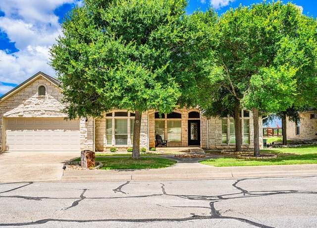 Property at 2024 Crown View Dr, Kerrville, TX 78028, 4 beds, 3 baths