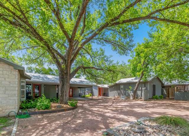 Property at 305 N Elk St, Fredericksburg, TX 78624, 3 beds, 2.5 baths