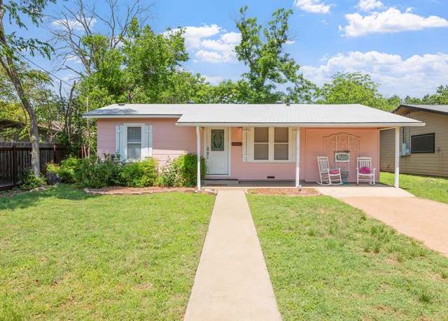 Property at 812 W Austin St, Fredericksburg, TX 78624, 3 beds, 2 baths