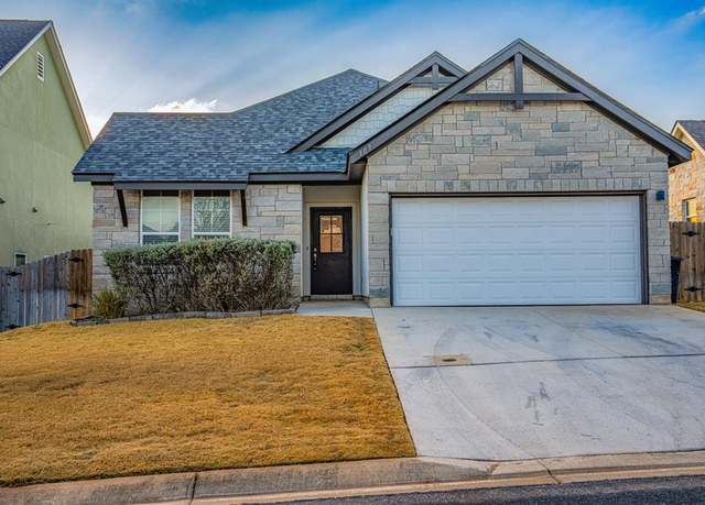 Property at 303 Winston Dr, Fredericksburg, TX 78624, 3 beds, 2 baths