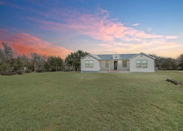 Property at 334 Schmidtzinsky Rd, Fredericksburg, TX 78624, 3 beds, 2 baths