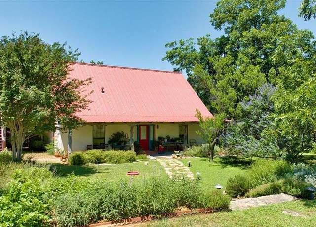 Property at 116 E Rainey St, Mason, TX 76856, 3 beds, 2 baths