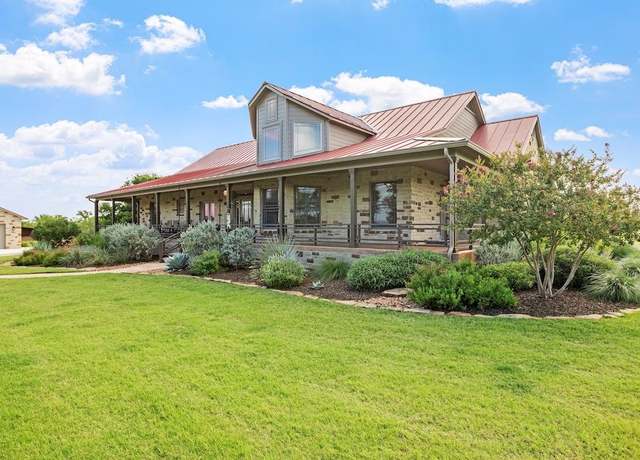 Property at 255 Southwoods Dr, Fredericksburg, TX 78624, 4 beds, 2.5 baths