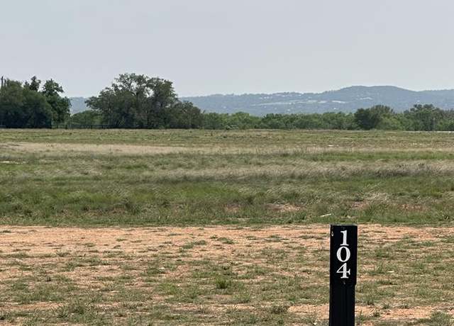 Property at 509 Interlaken St, Fredericksburg, TX 78624