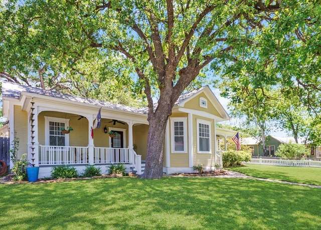 Property at 408 E Orchard St, Fredericksburg, TX 78624, 3 beds, 2 baths