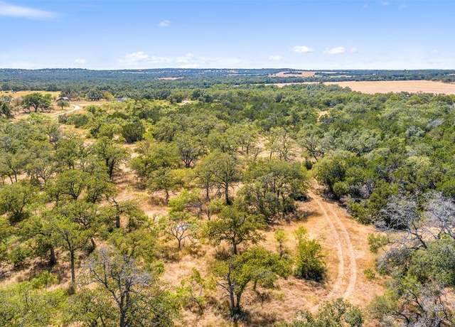 Property at 1633 Herber-schaefer Rd, Fredericksburg, TX 78624