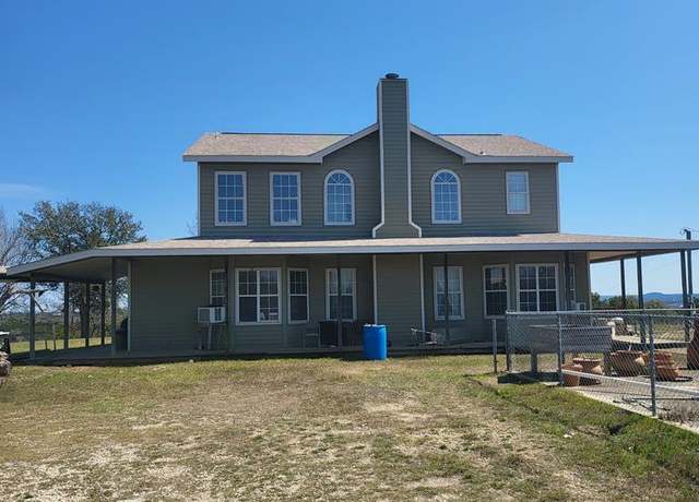 Property at 246 Willow Bend Dr, Center Point, TX 78010, 4 beds, 3.5 baths