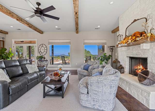 Property at 1944 Axis Cir, Fredericksburg, TX 78624, 3 beds, 2 baths
