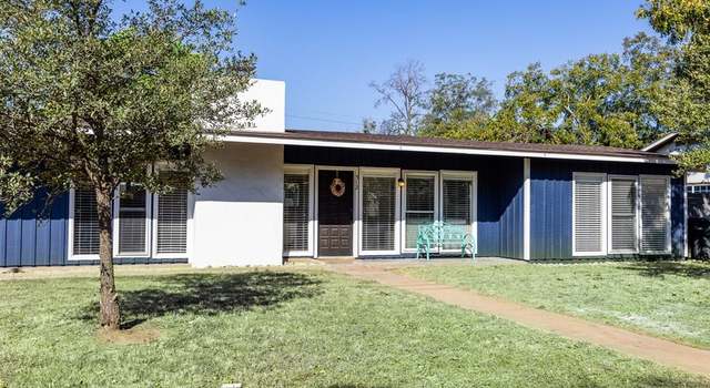 Photo of 512 Lone Oak Ln, Fredericksburg, TX 78624
