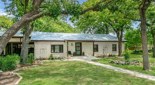 Photo of 120 Oakhaven Ln, Fredericksburg, TX 78624