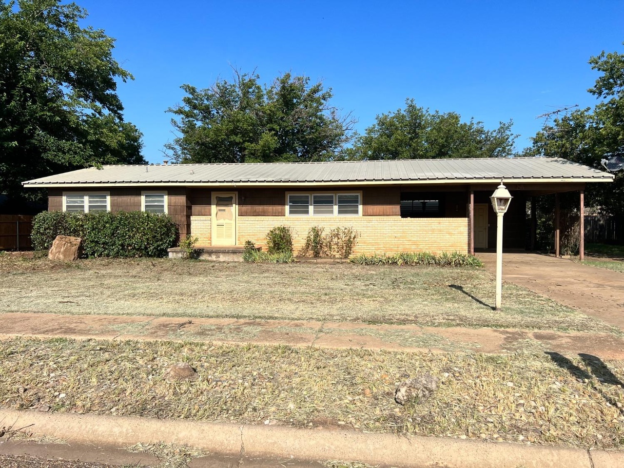 422 S Ivy St, Crosbyton, TX 79322 | MLS# 202310003 | Redfin