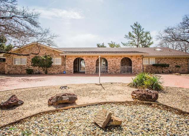 Property at 1595 W Crosby St, Slaton, TX 79364, 4 beds, 2 baths