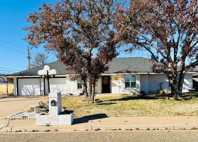 Property at 802 N Sherman Ave, Levelland, TX 79336, 4 beds, 2 baths