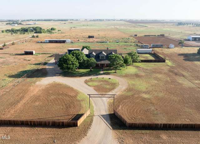 Property at 7910 County Rd 7700, Wolfforth, TX 79382, 4 beds, 4 baths