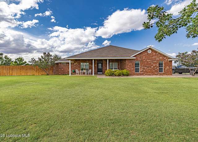 Property at 8114 C R 7610, Wolfforth, TX 79382, 4 beds, 4.5 baths