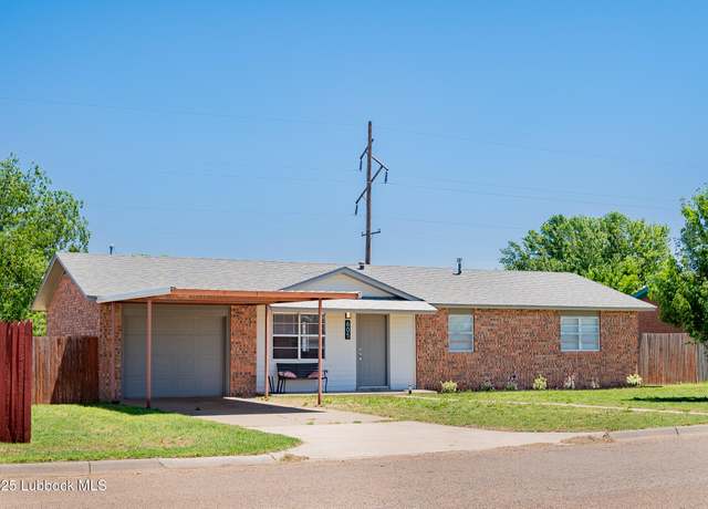 Property at 605 8th St, Farwell, TX 79325, 3 beds, 2 baths