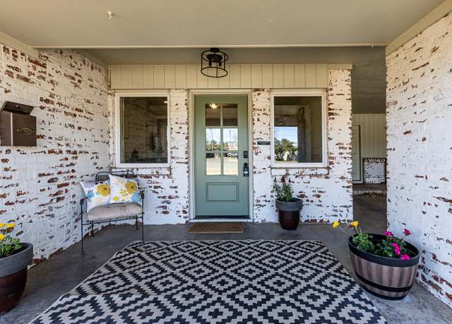 Property at 2701 53rd St, Lubbock, TX 79413, 3 beds, 2 baths