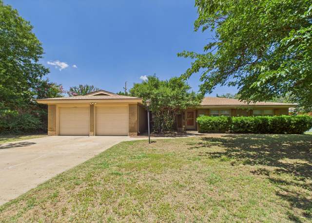 Property at 3022 67th St, Lubbock, TX 79413, 3 beds, 2 baths