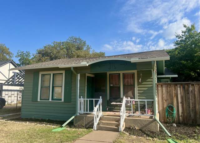 Property at 2206 16th St, Lubbock, TX 79401, 4 beds, 3 baths