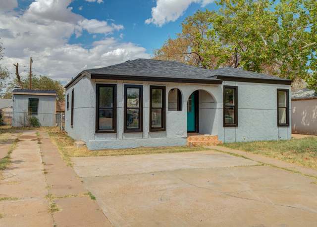 Property at 2306 32nd St, Lubbock, TX 79411, 2 beds, 1 bath