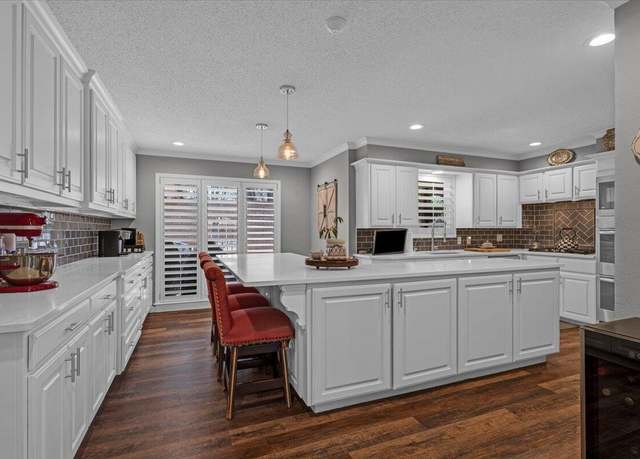 Property at 2004 Rice Dr, Levelland, TX 79336, 4 beds, 3.5 baths
