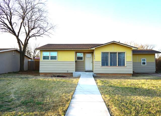 Property at 1312 E Lons St, Brownfield, TX 79316, 3 beds, 1 bath