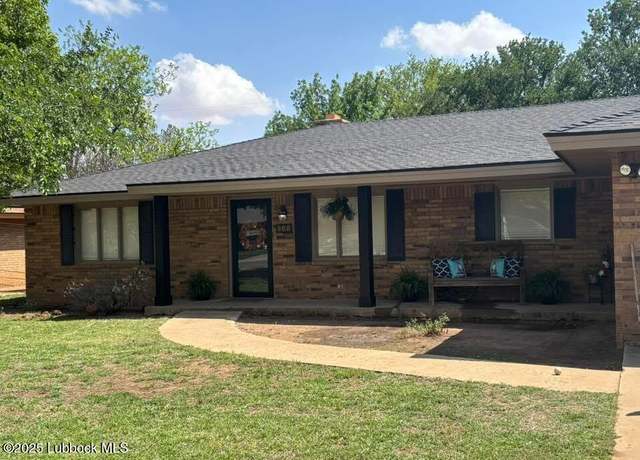 Property at 306 Parkwood Ln, Levelland, TX 79336, 3 beds, 2 baths