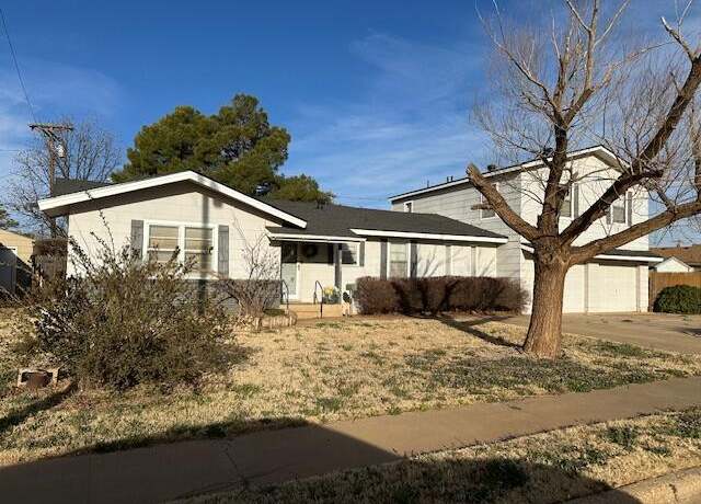 Property at 805 S Lons St, Brownfield, TX 79316, 3 beds, 3 baths
