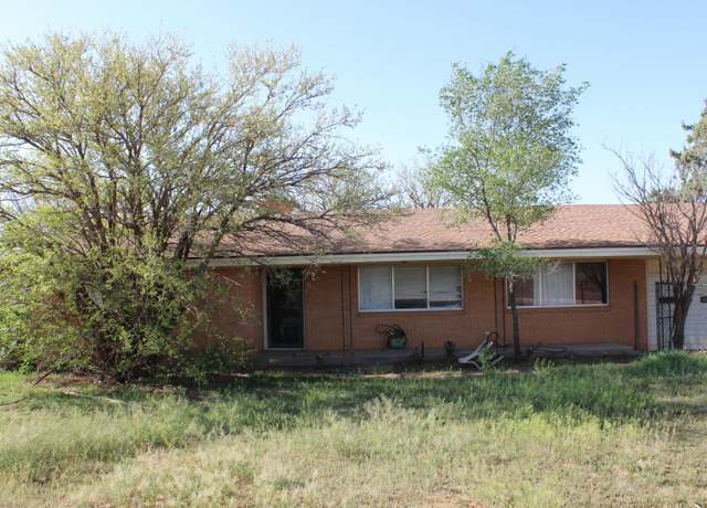 Property at 1106 E County Rd 5800, Lubbock, TX 79403, 3 beds, 2 baths
