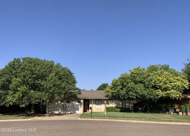 Property at 8012 Beaufort Ave, Lubbock, TX 79424, 3 beds, 2 baths