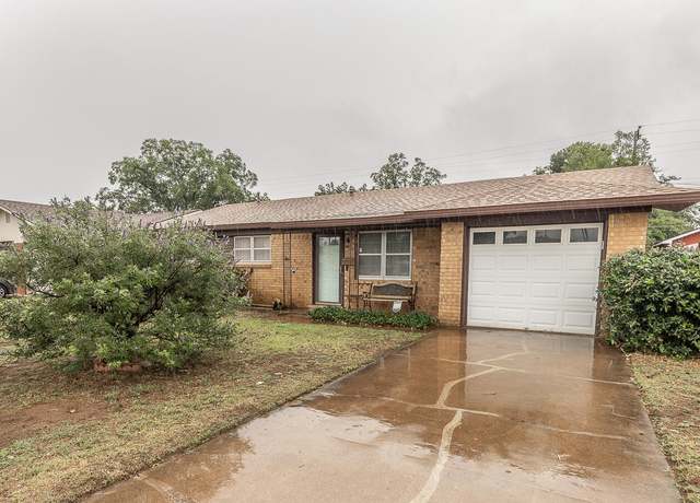 Property at 5615 16th Pl, Lubbock, TX 79416, 3 beds, 2 baths