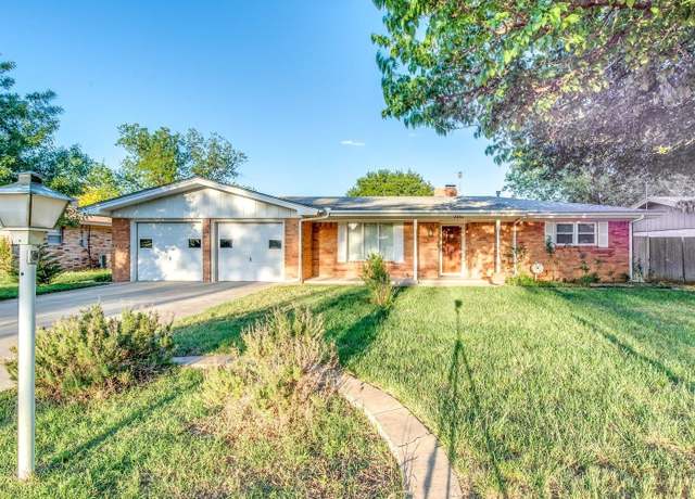 Property at 2011 College Ave, Levelland, TX 79336, 3 beds, 2 baths