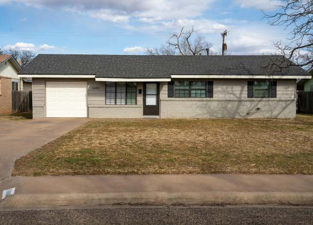Property at 1408 Floydada, Plainview, TX 79072, 3 beds, 2 baths