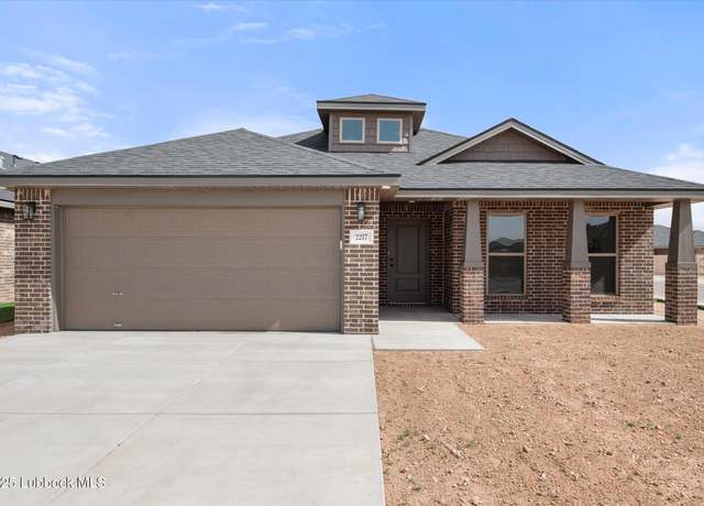 Property at 2217 134th St, Lubbock, TX 79423, 3 beds, 2 baths