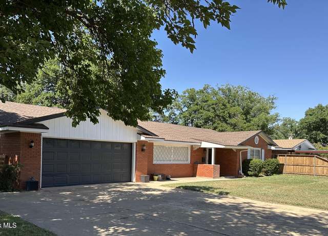 Property at 2326 58th St, Lubbock, TX 79412, 3 beds, 2.5 baths