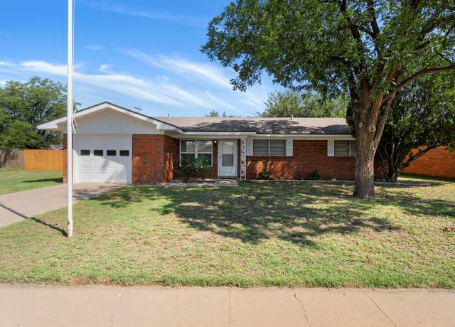 Property at 722 7th St, Wolfforth, TX 79382, 3 beds, 2 baths