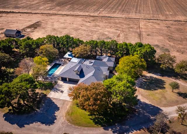 Property at 9009 County Rd 7500, Wolfforth, TX 79382, 9 beds, 6.5 baths