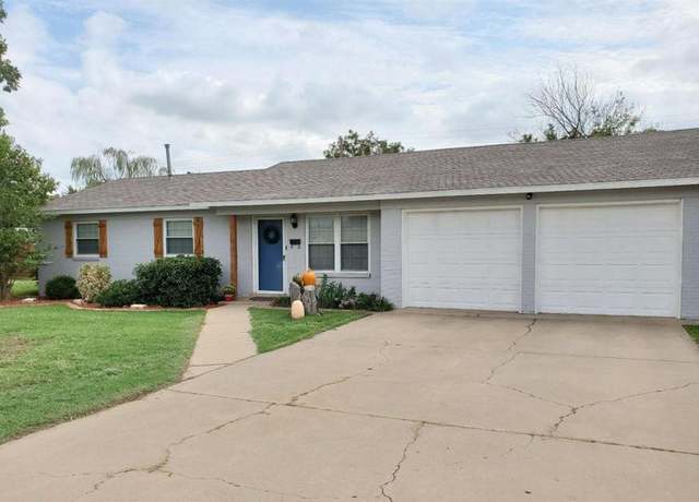 Property at 4817 14th St, Lubbock, TX 79416, 3 beds, 2 baths