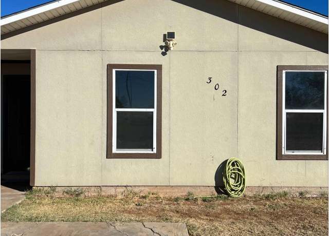 Property at 302 81st St Unit 1, Lubbock, TX 79404, 2 beds, 1 bath