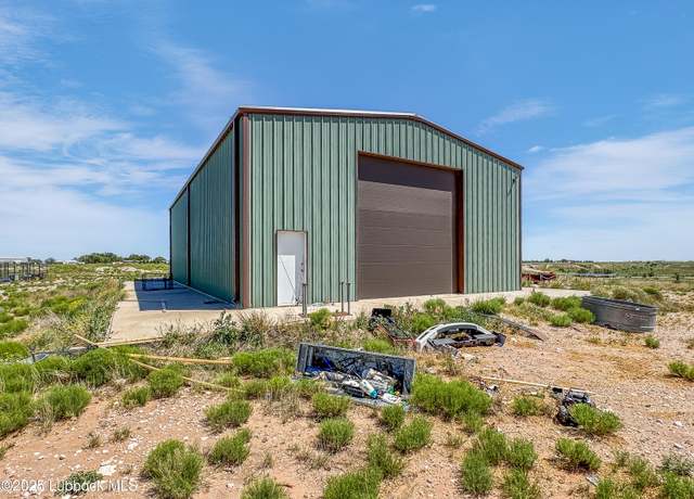 Property at 580 Private Road 301h, Seminole, TX 79360, 2 beds, 2.5 baths