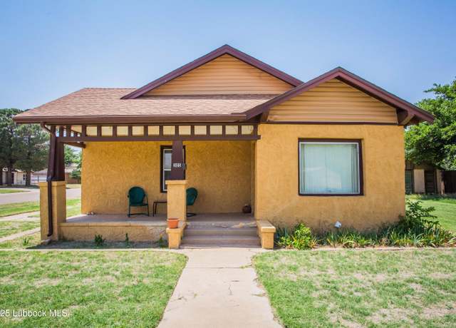 Property at 305 N 18th St, Slaton, TX 79364, 3 beds, 2 baths